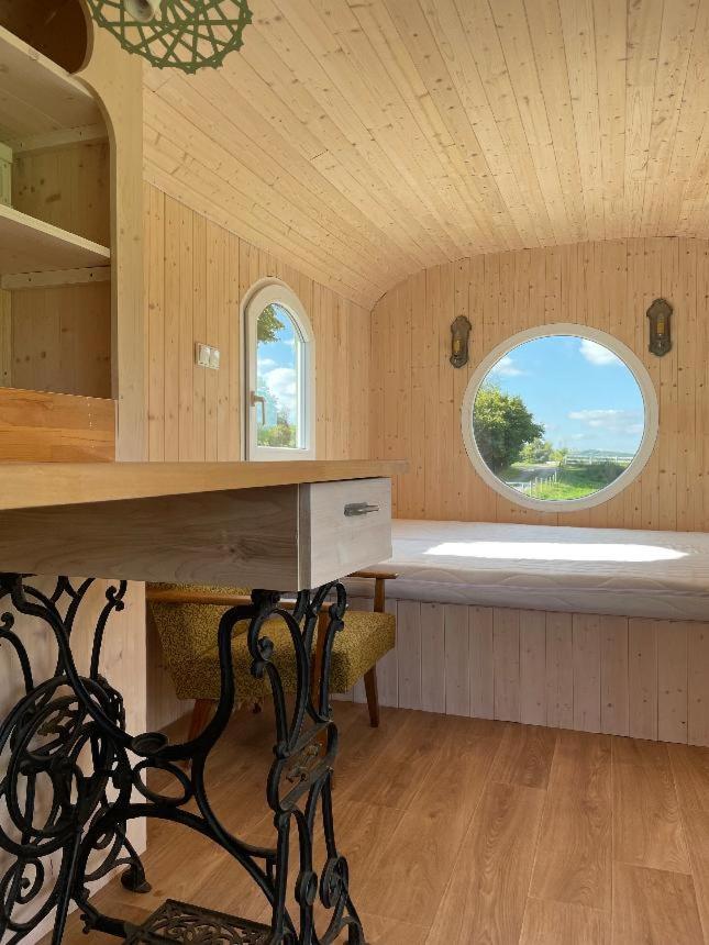 Glamping - Stylova Maringotka V Srdci Ladova Kraje, Pobliz Hlavniho Mesta Prahy Stribrna Skalice Eksteriør bilde