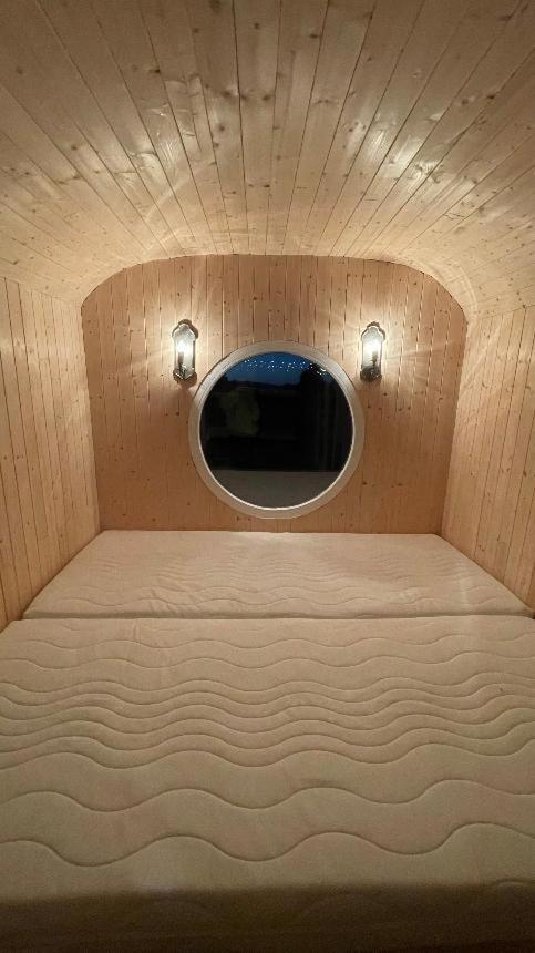 Glamping - Stylova Maringotka V Srdci Ladova Kraje, Pobliz Hlavniho Mesta Prahy Stribrna Skalice Eksteriør bilde