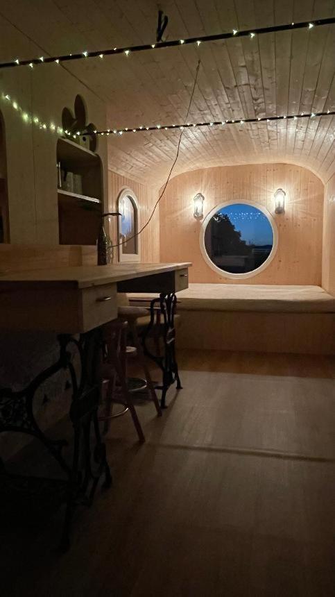 Glamping - Stylova Maringotka V Srdci Ladova Kraje, Pobliz Hlavniho Mesta Prahy Stribrna Skalice Eksteriør bilde