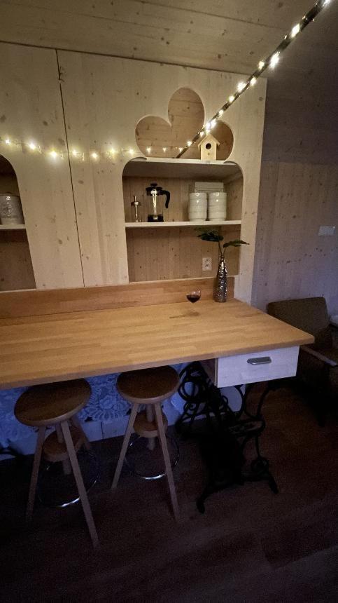Glamping - Stylova Maringotka V Srdci Ladova Kraje, Pobliz Hlavniho Mesta Prahy Stribrna Skalice Eksteriør bilde