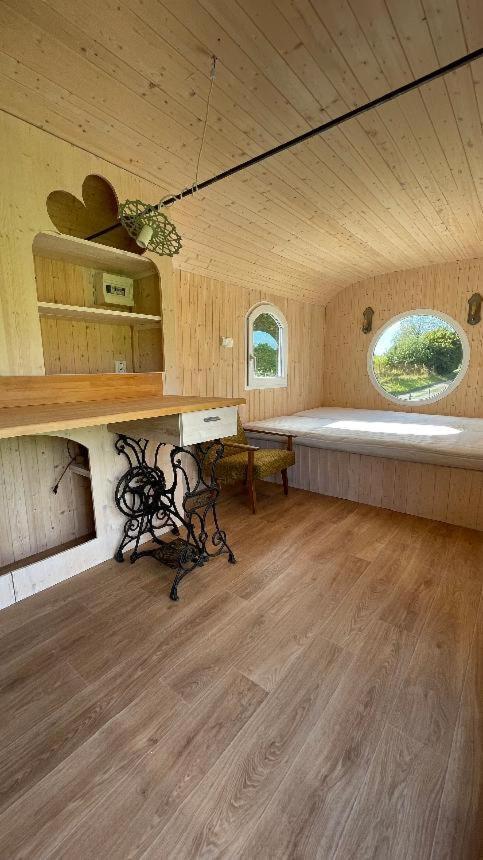 Glamping - Stylova Maringotka V Srdci Ladova Kraje, Pobliz Hlavniho Mesta Prahy Stribrna Skalice Eksteriør bilde