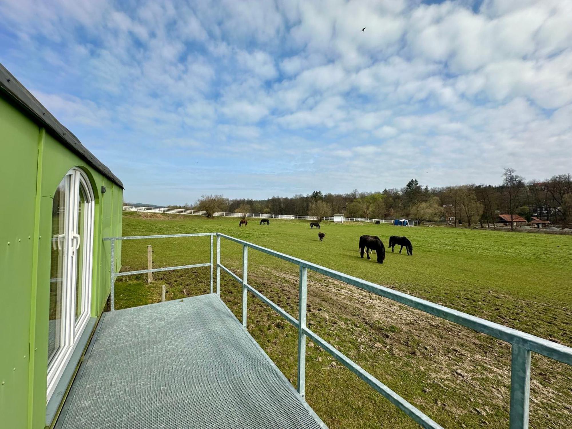 Glamping - Stylova Maringotka V Srdci Ladova Kraje, Pobliz Hlavniho Mesta Prahy Stribrna Skalice Eksteriør bilde