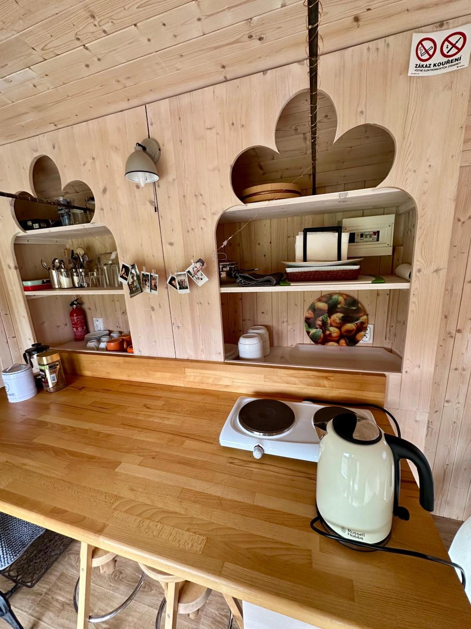 Glamping - Stylova Maringotka V Srdci Ladova Kraje, Pobliz Hlavniho Mesta Prahy Stribrna Skalice Eksteriør bilde
